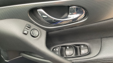 Nissan Qashqai 1.3 DiG-T N-Connecta 5dr Petrol Hatchback